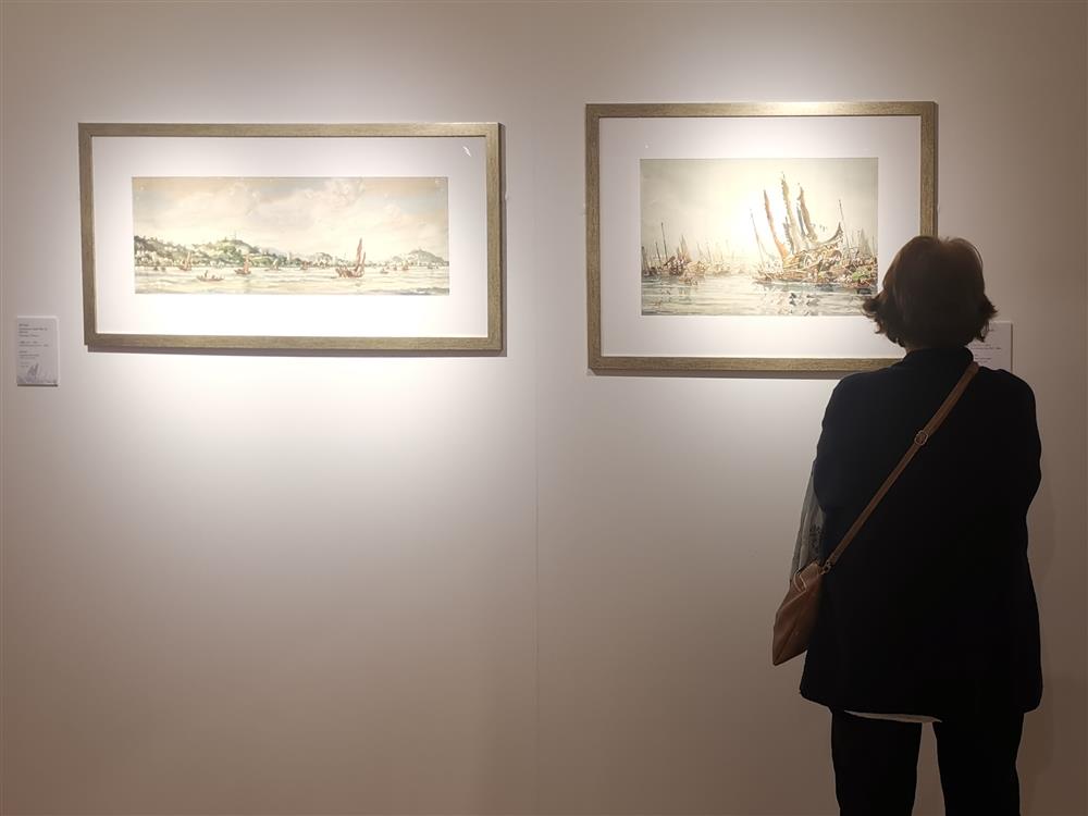 <p>現正於葡萄牙里斯本澳門科學文化中心展出“沐光而行──澳門藝術博物館藏濠江風景水彩畫展”,以17位澳門藝術家創作的共50件藝博館館藏水彩風景畫,多角度呈現上世紀七十年代至今的澳門水彩畫創作面貌,以及變遷中的澳門城市景觀和百姓生活。展覽詳情可瀏覽藝博館網頁www.MAM.gov.mo 。</p>