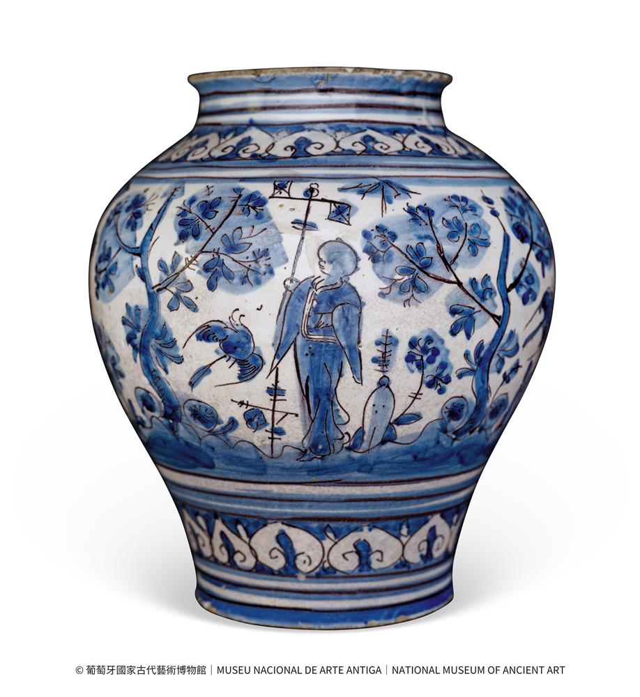 <p><span style="color: rgb(8, 8, 9); font-family: "Segoe UI Historic", "Segoe UI", Helvetica, Arial, sans-serif; font-size: 15px;">展品編號︰90</span><br class="html-br" style="color: rgb(8, 8, 9); font-family: "Segoe UI Historic", "Segoe UI", Helvetica, Arial, sans-serif; font-size: 15px;" />
<br class="html-br" style="color: rgb(8, 8, 9); font-family: "Segoe UI Historic", "Segoe UI", Helvetica, Arial, sans-serif; font-size: 15px;" />
<span style="color: rgb(8, 8, 9); font-family: "Segoe UI Historic", "Segoe UI", Helvetica, Arial, sans-serif; font-size: 15px;">白地藍彩花鳥人物紋陶罐</span><br class="html-br" style="color: rgb(8, 8, 9); font-family: "Segoe UI Historic", "Segoe UI", Helvetica, Arial, sans-serif; font-size: 15px;" />
<span style="color: rgb(8, 8, 9); font-family: "Segoe UI Historic", "Segoe UI", Helvetica, Arial, sans-serif; font-size: 15px;">葡萄牙</span><br class="html-br" style="color: rgb(8, 8, 9); font-family: "Segoe UI Historic", "Segoe UI", Helvetica, Arial, sans-serif; font-size: 15px;" />
<span style="color: rgb(8, 8, 9); font-family: "Segoe UI Historic", "Segoe UI", Helvetica, Arial, sans-serif; font-size: 15px;">1573-1621年</span><br class="html-br" style="color: rgb(8, 8, 9); font-family: "Segoe UI Historic", "Segoe UI", Helvetica, Arial, sans-serif; font-size: 15px;" />
<span style="color: rgb(8, 8, 9); font-family: "Segoe UI Historic", "Segoe UI", Helvetica, Arial, sans-serif; font-size: 15px;">葡萄牙國家古代藝術博物館</span></p>