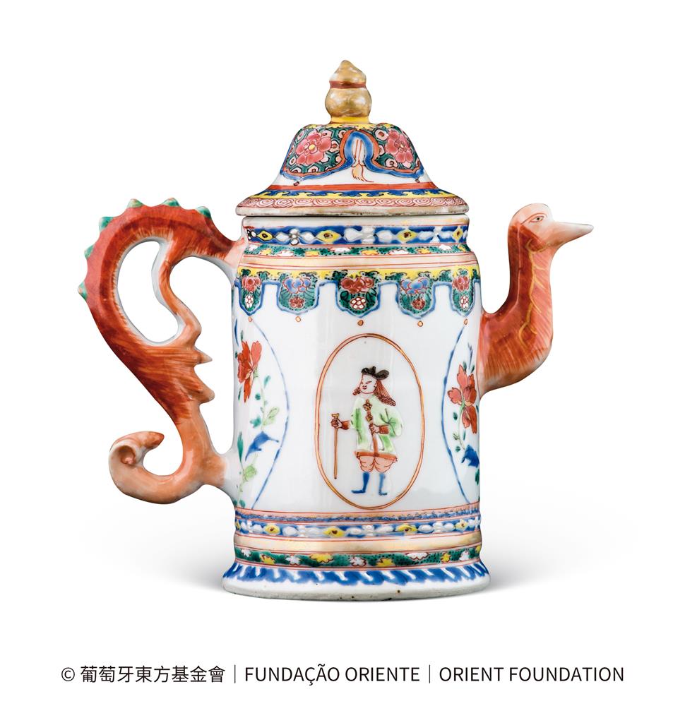<p><span style="color: rgb(8, 8, 9); font-family: "Segoe UI Historic", "Segoe UI", Helvetica, Arial, sans-serif; font-size: 15px;">展品編號︰109</span><br class="html-br" style="color: rgb(8, 8, 9); font-family: "Segoe UI Historic", "Segoe UI", Helvetica, Arial, sans-serif; font-size: 15px;" />
<br class="html-br" style="color: rgb(8, 8, 9); font-family: "Segoe UI Historic", "Segoe UI", Helvetica, Arial, sans-serif; font-size: 15px;" />
<span style="color: rgb(8, 8, 9); font-family: "Segoe UI Historic", "Segoe UI", Helvetica, Arial, sans-serif; font-size: 15px;">粉彩開光荷蘭人物咖啡壺</span><br class="html-br" style="color: rgb(8, 8, 9); font-family: "Segoe UI Historic", "Segoe UI", Helvetica, Arial, sans-serif; font-size: 15px;" />
<span style="color: rgb(8, 8, 9); font-family: "Segoe UI Historic", "Segoe UI", Helvetica, Arial, sans-serif; font-size: 15px;">清雍正,約1730年</span><br class="html-br" style="color: rgb(8, 8, 9); font-family: "Segoe UI Historic", "Segoe UI", Helvetica, Arial, sans-serif; font-size: 15px;" />
<span style="color: rgb(8, 8, 9); font-family: "Segoe UI Historic", "Segoe UI", Helvetica, Arial, sans-serif; font-size: 15px;">葡萄牙東方博物館</span></p>