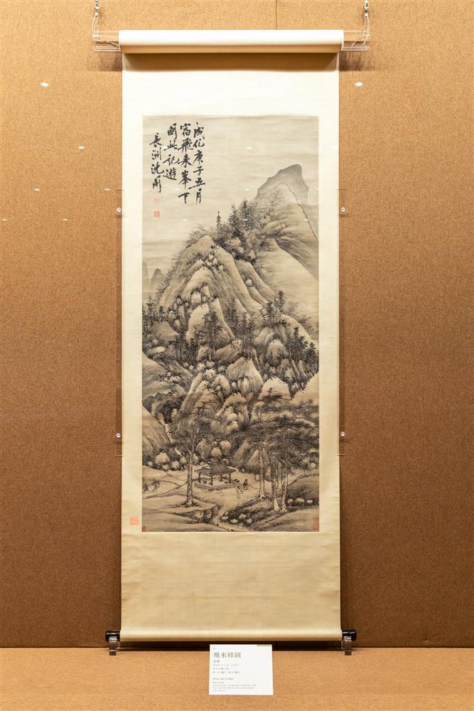 <p>📍 <strong>第三站:江蘇|沈周《飛來峰圖》、董其昌《北固山圖》</strong></p>
<p>江蘇是吳門畫派的大本營,藏著文人的審美趣味。吳門畫派代表人物沈周遊天平山,繪下《飛來峰圖》,畫家將心中溝壑與實景山水巧妙融合,情景交融。此地為蘇州天平山景點,怪石奇松的構圖流傳至今。</p>
<p>**********</p>
<p>飛來峰圖</p>
<p>沈周</p>
<p>明成化十六年(1480)</p>
<p>紙本水墨立軸</p>
