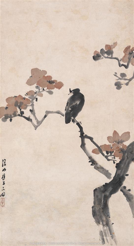 <p>蘇六朋</p>

<p>木棉鸜鵒圖<br />
設色紙本立軸<br />
88 &times; 48 cm</p>

<p>澳門藝術博物館藏</p>

<p>款識︰<br />
浮山樵子六朋。<br />
枕琴（白文方印）</p>
