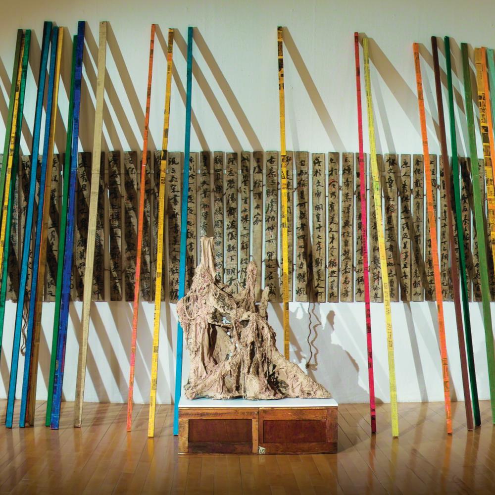 <p>Dong Mei Ren (Beauty)</p>

<p>Installation</p>

<p>392 x 875 x 209 cm</p>

<p>2004</p>

